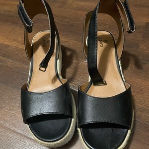Susina ankle strap sandals, super comfortable size 9 1/2